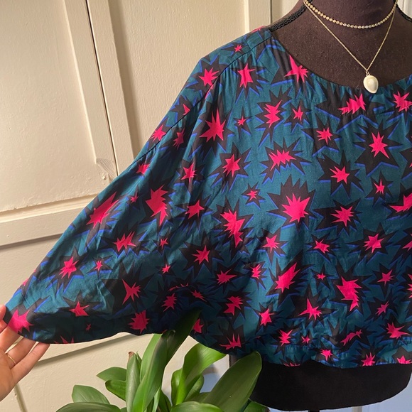 “Kate Spade Saturday” Open Sleeve Top - Picture 2 of 5